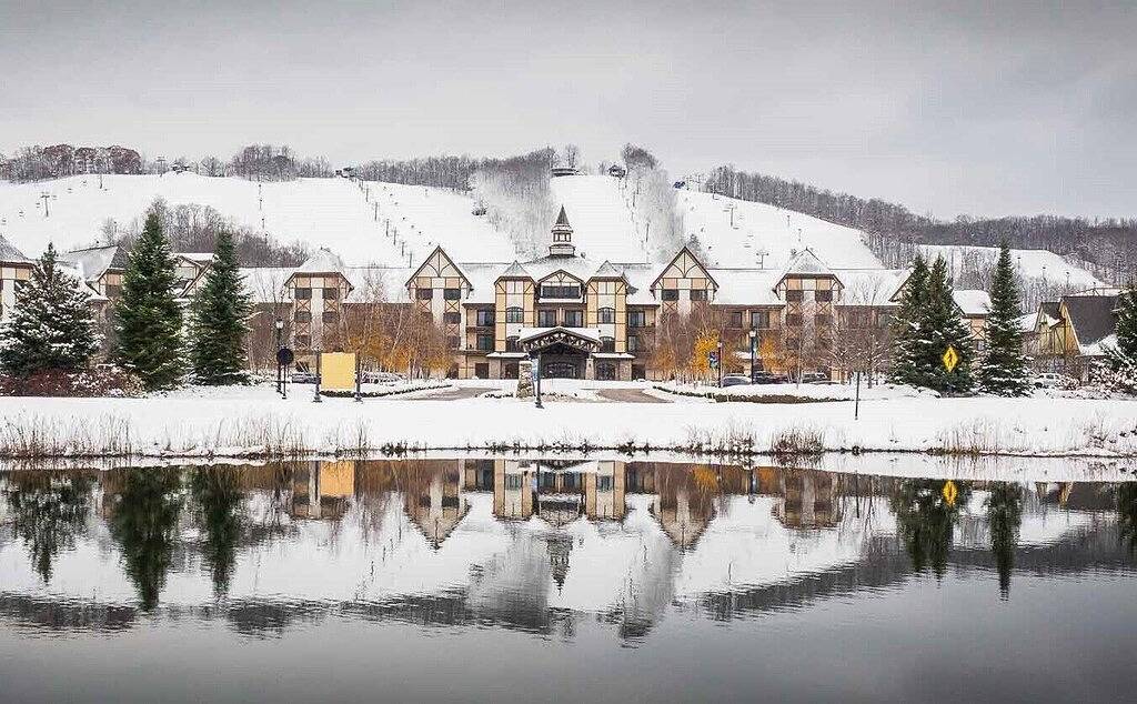 Vacation Apartment for 10 Guests in Lake Michigan, Boyne Mountain