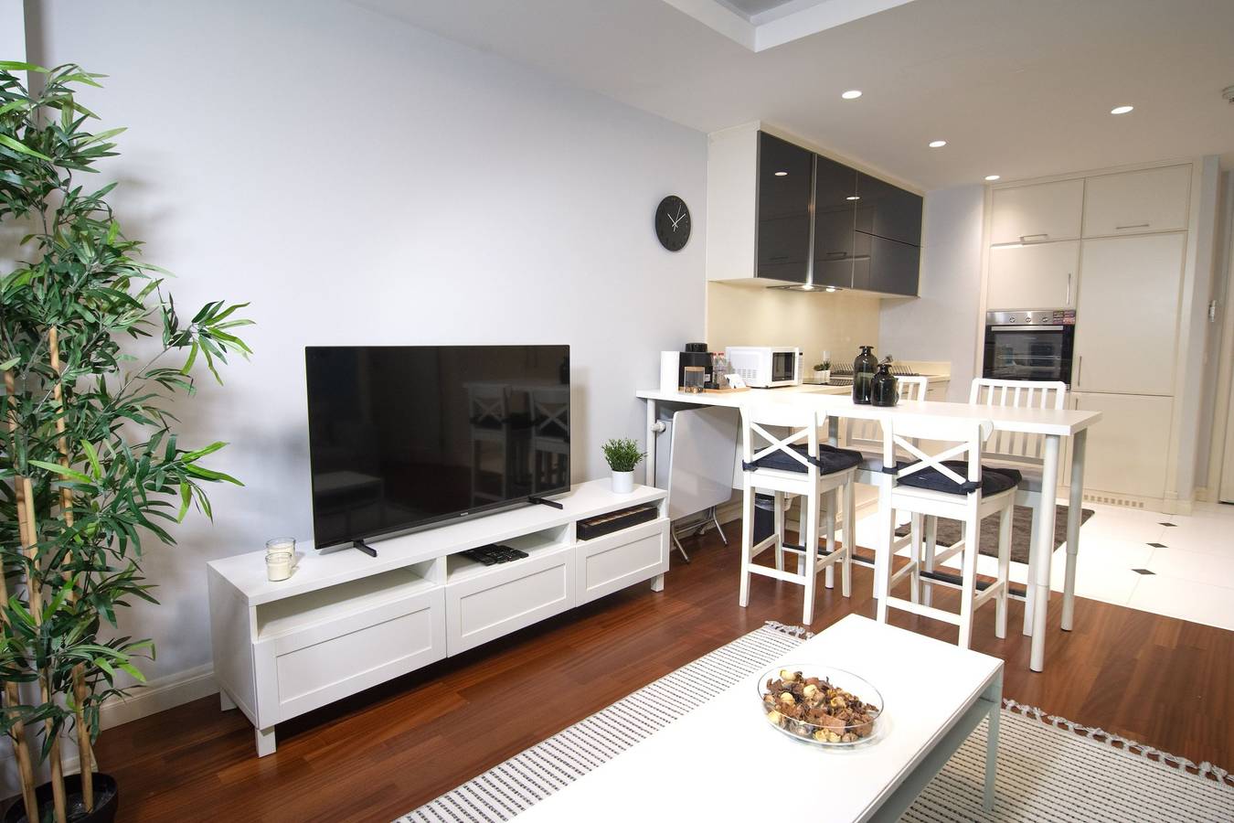 Ganze Wohnung, Ferienwohnung für 3 Personen mit Pool in Beyoğlu, Istanbul