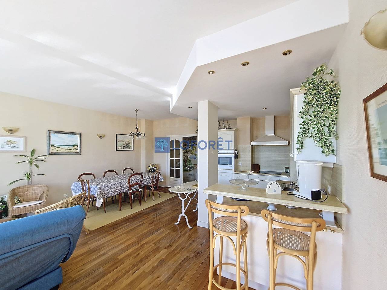 Entire apartment, Beachfront T4 Apartment with Garage – Les Sables d'Olonne in Les Sables-d'Olonne, Vendée