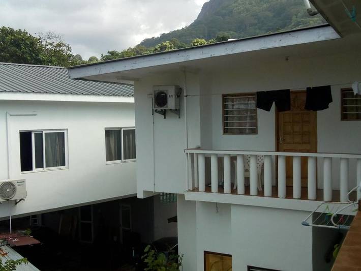 Gîte pour 3 personnes, avec jardin et vue dans Beau Vallon - 4