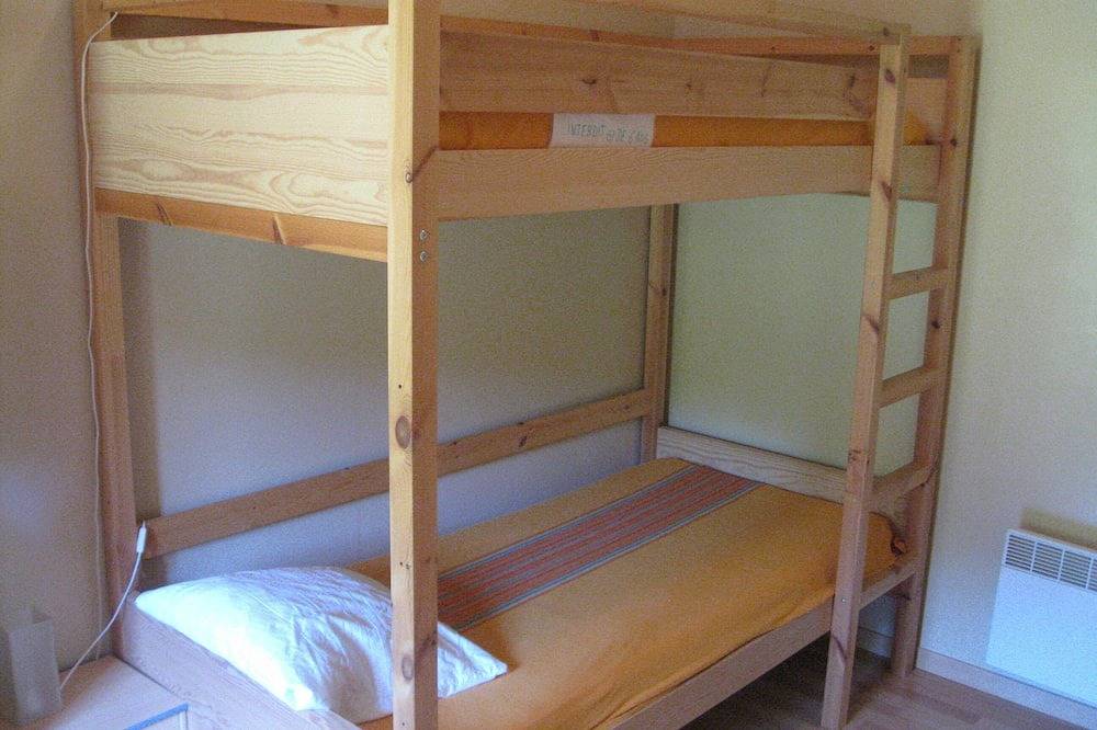Casita encantadora in Thiolières, Parque Natural Regional Livradois-Forez