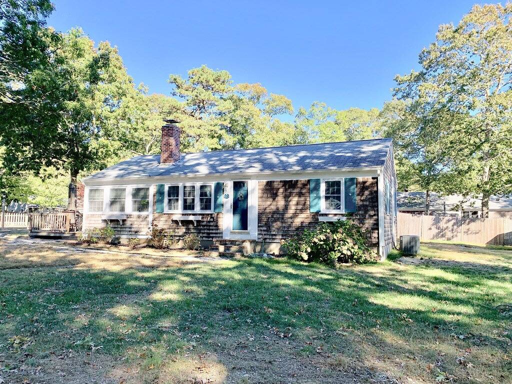 Quiet neighborhood, great for kids, 4 miles from Corporation beach! in Dennis, Cape Cod