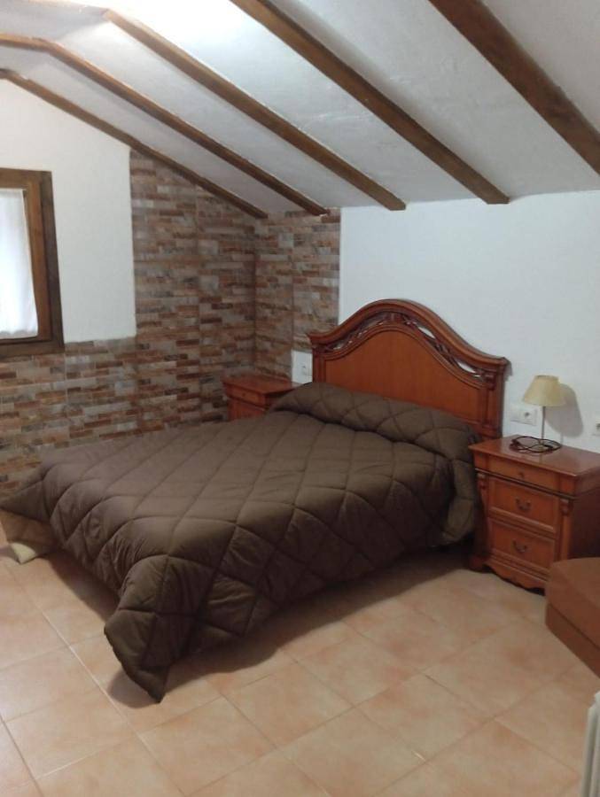 Hôtel pour 3 personnes, avec jardin ainsi que terrasse et piscine à Broto - 2