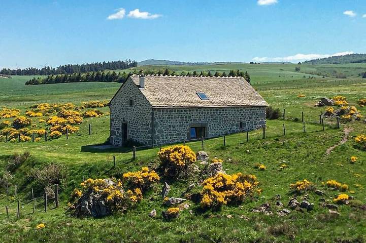 Location de vacances pour 6 personnes, avec jardin à La Panouse
