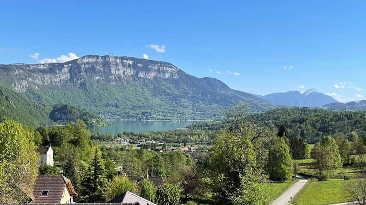 Entire holiday apartment, Ferienwohnung für 10 Personen (130 m²) in Nances in Nances, Chambéry region