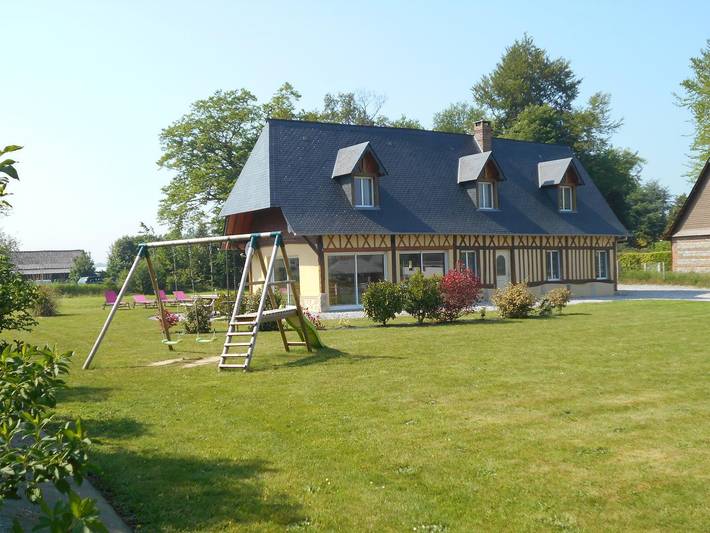 Gîte pour 10 personnes, avec Terrasse et Jardin