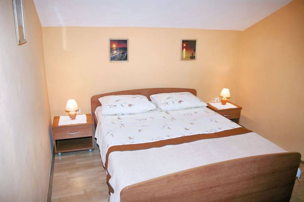 Ganze Wohnung, Homerez - Meerblick-Apt in Prvić Luka in Prvić Luka (Kroatische Adria), Prvić Luka