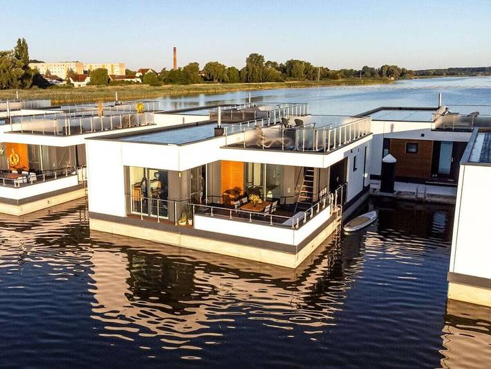 Hausboot für 6 Personen, mit Terrasse in Ribnitz-Damgarten - 4