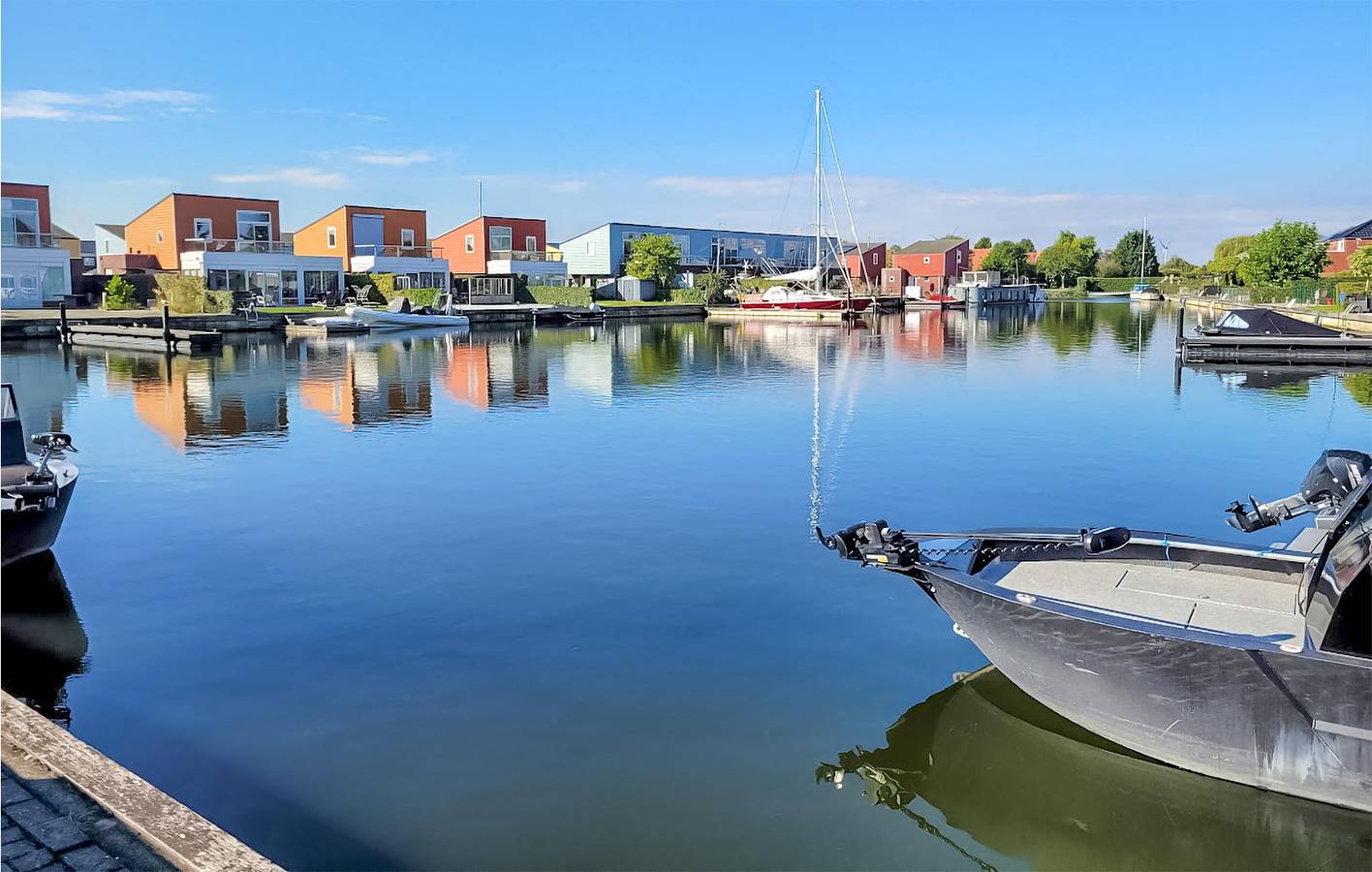 Ferienhaus für 4 Personen mit Terrasse in Oude-Tonge, Goeree-Overflakkee