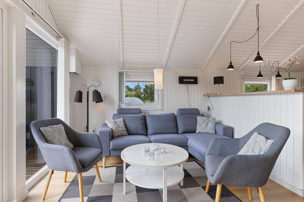 Stilvoll eingerichtetes Ferienhaus mit Sauna - Hund willkommen in Bjerregård, Holmsland Klit