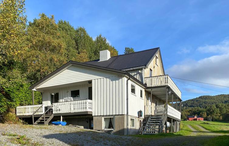 Ferienhaus für 8 Personen, mit Garten und Terrasse, mit Haustier in Tingvoll