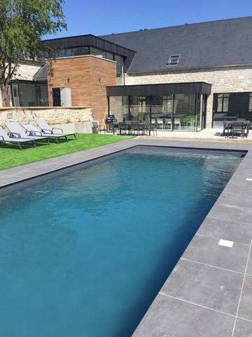 Cottage pour 4 personnes, avec sauna et piscine ainsi que jardin et jacuzzi à Philippeville