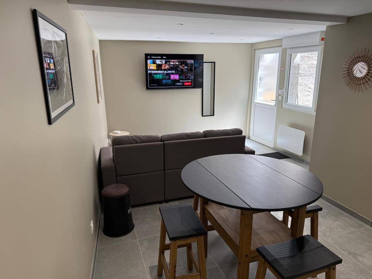 Appartement entier, Two-Bedroom Apartment in Douai, Département Nord