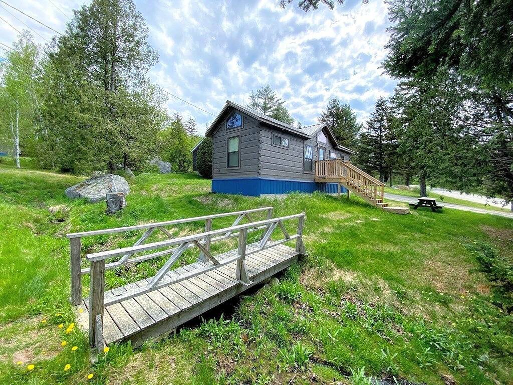 B3 Awesome \"Tiny Home\" A/C, Mountain Views, Minutes to Skiing, Hiking, Attractions, Dog Friendly! in Carroll, Coös County