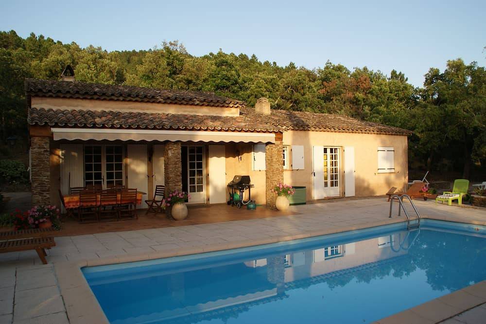 Mas provençal avec parc d'un hectare privé et piscine privative in Le Muy, Côte méditerranéenne (France)
