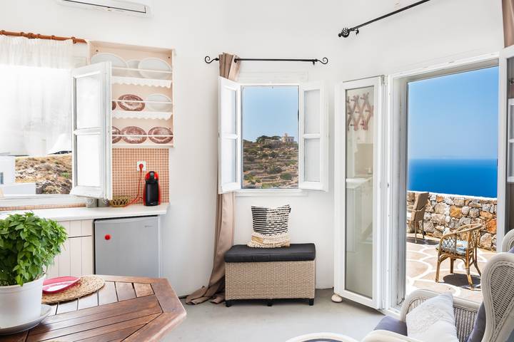 Apartamento entero, Apartamento 'Antiparos' con vistas al mar, admite mascotas in Síkinos