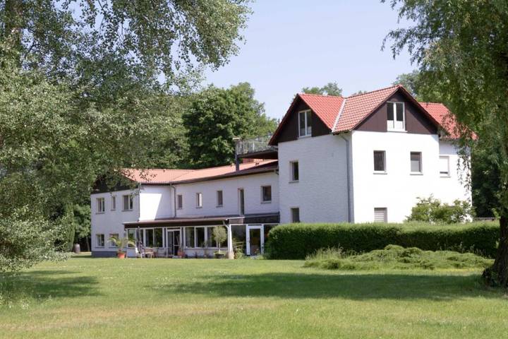 Hotel für 4 Personen, mit Terrasse und Garten sowie Sauna und Ausblick in Storkow