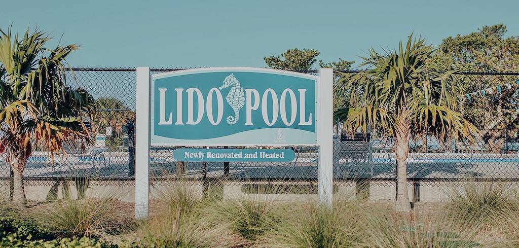 Ganze Wohnung, Island Vibes + Modern Comfort at Lido Beach! in Lido Key, Sarasota