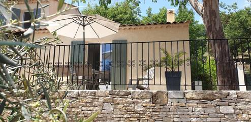 Gîte pour 4 personnes, avec terrasse à Pierrevert