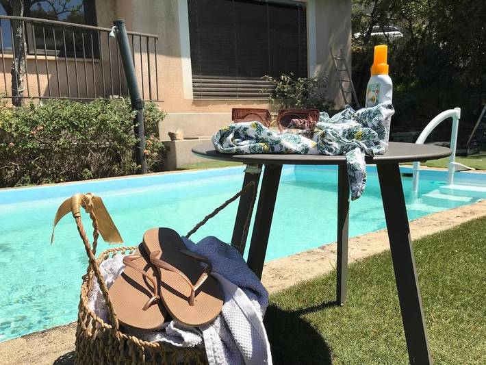 Villa pour 6 personnes, avec terrasse ainsi que piscine et vue, animaux acceptés