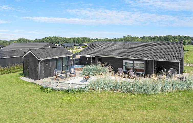 Ferienhaus für 8 Personen, mit Terrasse und Garten sowie Sauna