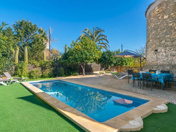 Ferienhaus für 8 Personen, mit Garten und Pool in Sineu