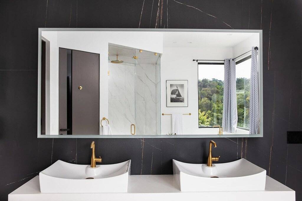 Willow Glen - Hollywood Hills Multi-Level Villa with Elevator, Theater & Pool in Los Angeles, Los Angeles County