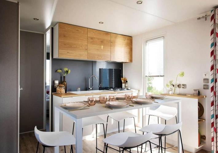 Camping pour 6 personnes, avec terrasse ainsi que piscine et vue à Porto-Vecchio - 4