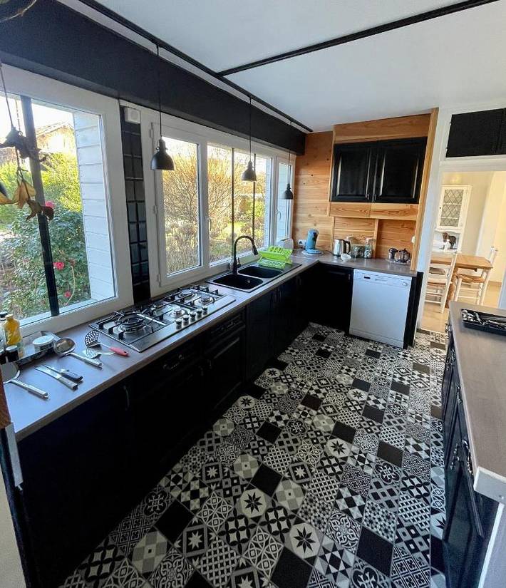 Location de vacances pour 6 personnes, avec vue ainsi que piscine et jardin, animaux acceptés à Lalinde - 2