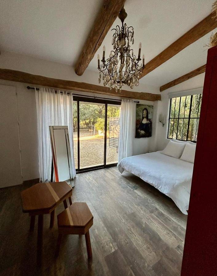 Maison d’hôte pour 2 personnes, avec jacuzzi et terrasse ainsi que jardin et piscine