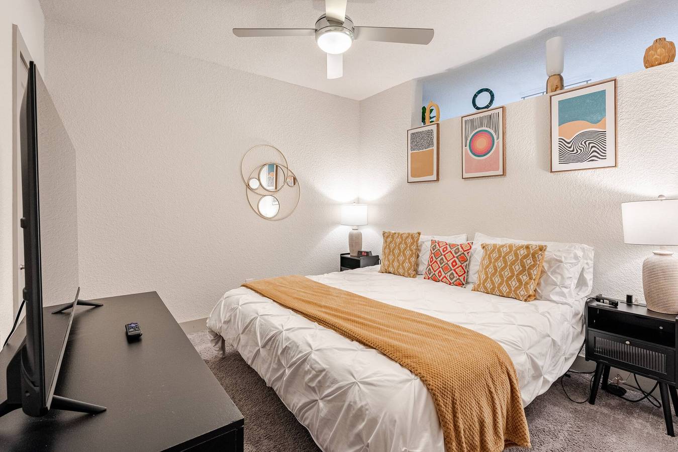 Geheel vakantieappartement, Riverwalk Balcony Views Walk to Pearl Pool Parking  Option 2 Free Parking in San Antonio, Bexar County