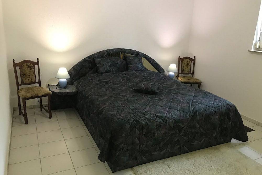 Ganze Wohnung, Ferienwohnung mit separatem Eingang in Eisenhüttenstadt, Region Oder - Spree