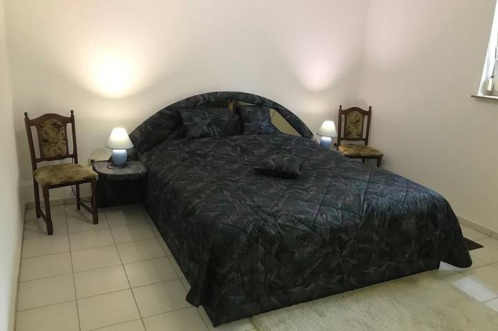 Ganze Wohnung, Ferienwohnung mit separatem Eingang in Eisenhüttenstadt, Region Oder - Spree