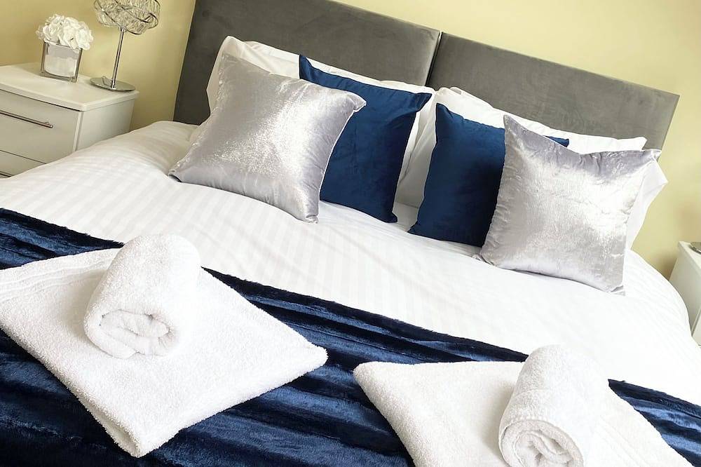 Modern 4-Bedroom House in Windsor | Near Legoland in Windsor, Berkshire
