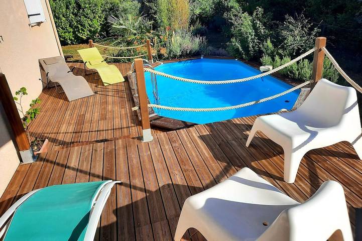 Location de vacances pour 6 personnes, avec Terrasse et Jardin à Lussas