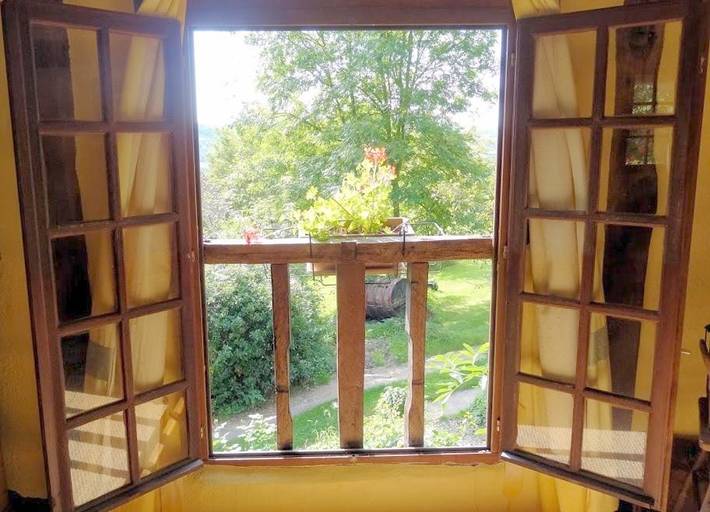 Chambre d’hôte pour 3 personnes, avec jardin ainsi que vue et terrasse, animaux acceptés