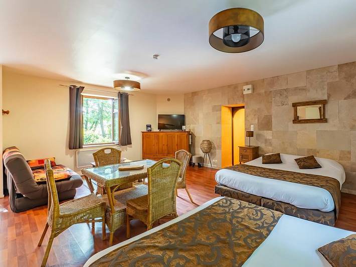 Camping pour 6 personnes, avec jacuzzi et bassin pour enfant en Bourgogne - 2