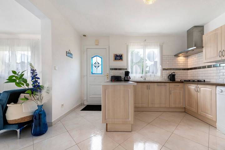 Holiday Home 'Maison Gicquel' with Private Terrace and Garden in Le Tour-du-Parc, Côte des Mégalithes