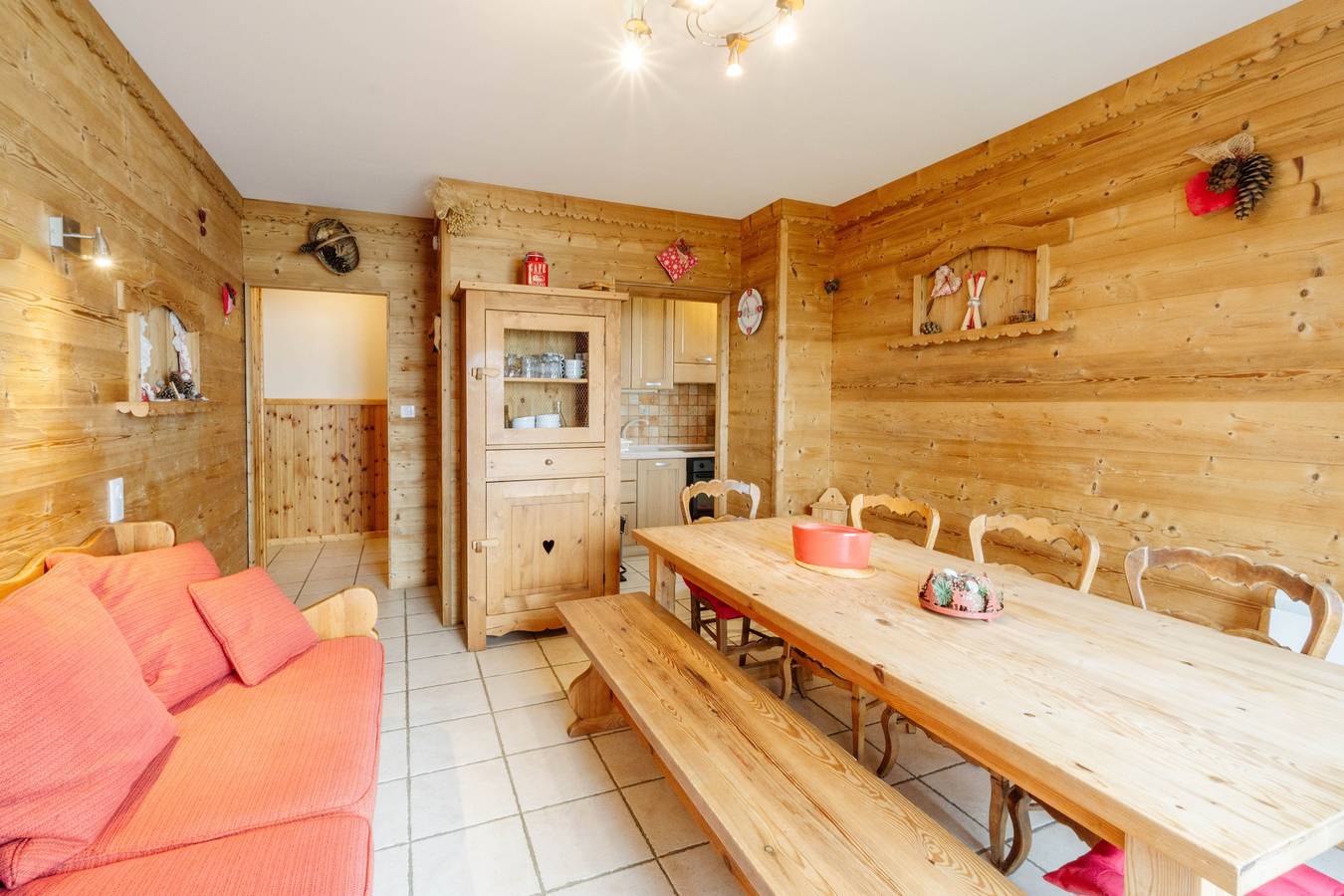 Appartement entier, Appartement "La Centaurée" avec vue sur les montagnes, jardin partagé et Wi-Fi in La Toussuire, Fontcouverte-la-Toussuire