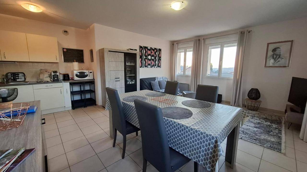 Appartement entier, Apppartement 2 pièces centre-ville in Chauffailles, Région de Charolles