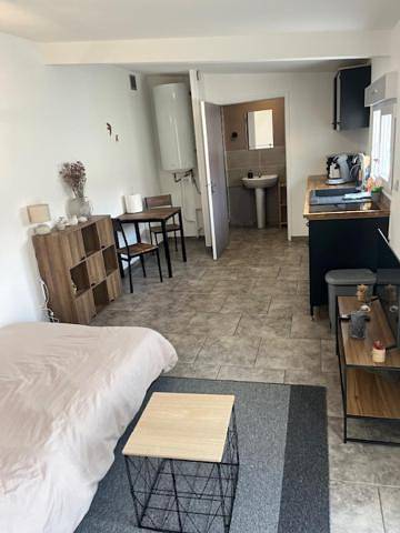 Gîte pour 2 personnes, avec terrasse, animaux acceptés dans Neuville-Saint-Rémy