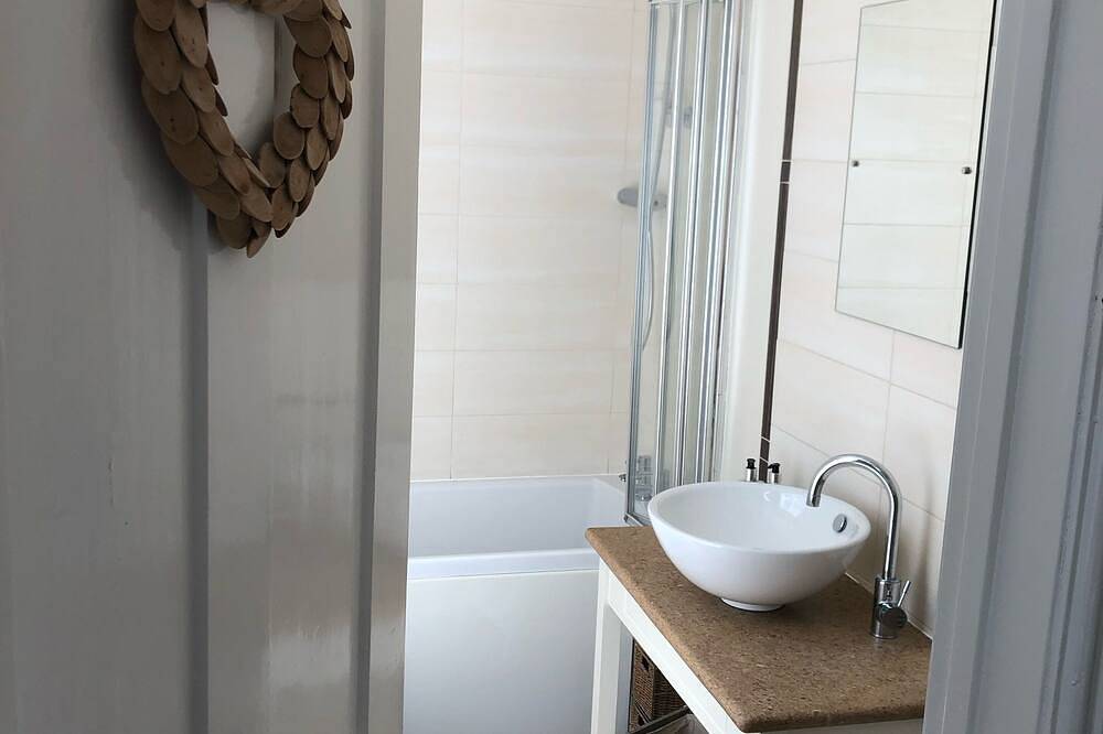 Aus dem Blau ist ein Refurbished Riverside Cottage mit herrlichem Blick auf den Fluss in Polperro, Fowey