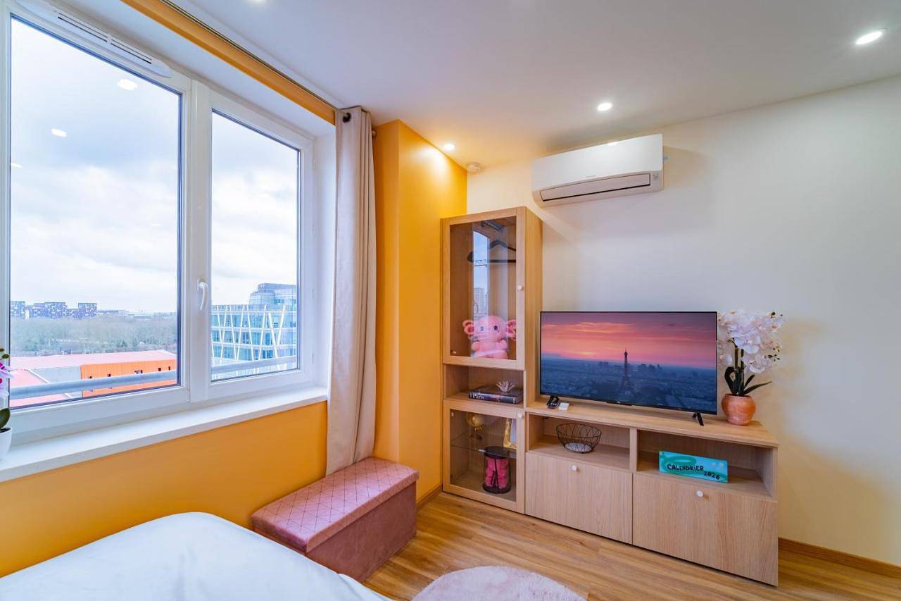 Paris Homestay en Rose in Le Kremlin-Bicêtre, Val-de-Marne