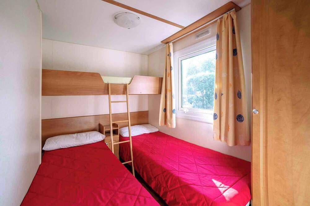 Mobil-home avec terrasse et climatisation in Manerba del Garda, Montagnes autour du lac de Garde