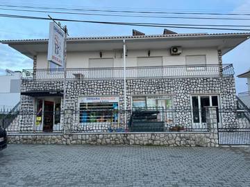 Gîte pour 7 personnes, avec terrasse et vue dans Fernão Ferro