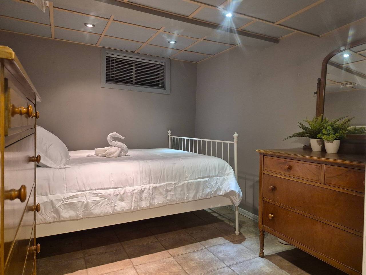 Oasis Paisible Sous-sol Privé avec Lit Queen & Cuisine Complète in Québec