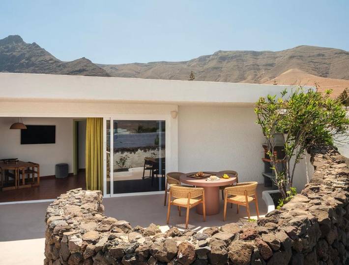 Bungalow para 6 personas, con Terraza además de Jardín y Vistas en Famara