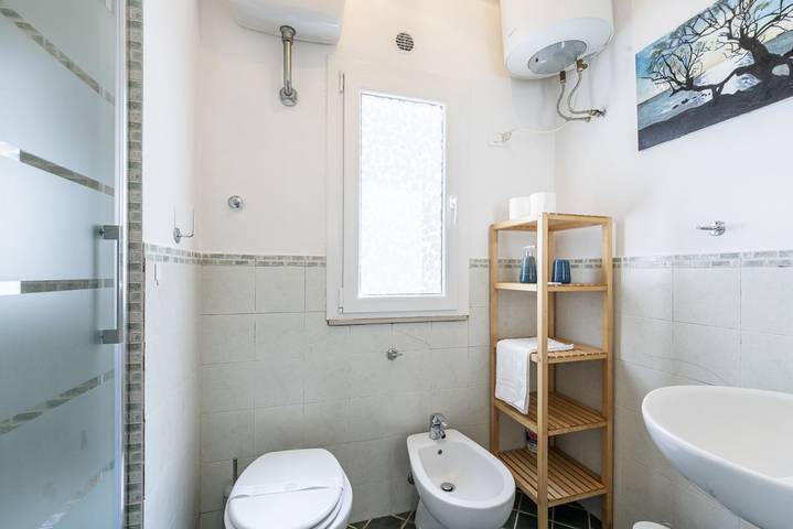 Entire apartment, Guesthost - Lovely & Central Studio with Terrace in Livorno, Etruscan Coast