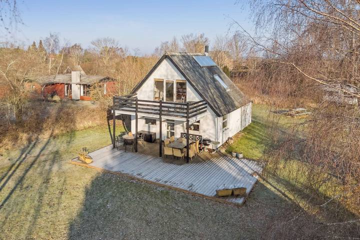 Ferieudlejning for 6 personer, med have og balkon i Ristinge