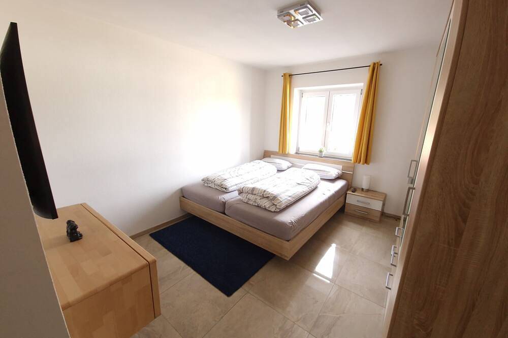 Ganze Wohnung, 160 qm moderne Wohnung mit Natur vor der Haustüre in Aying, Oberbayern